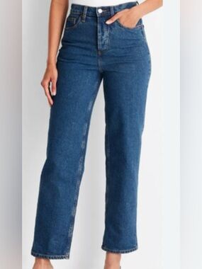 Universal Thread High-Rise Straight Leg Jeans • Size 10